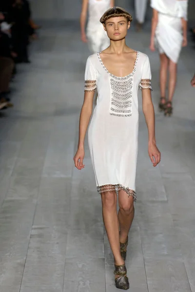 Look 28
